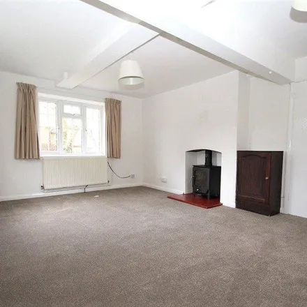 Rent this 3 bed duplex on Gawcott Farm in Buckingham Road, Gawcott