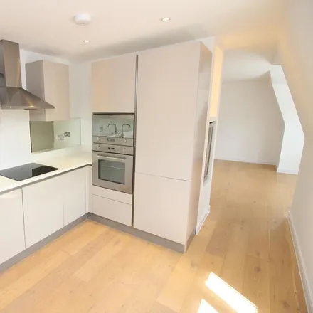 Image 7 - Orchard Court, London, KT4 7LD, United Kingdom - Apartment for rent