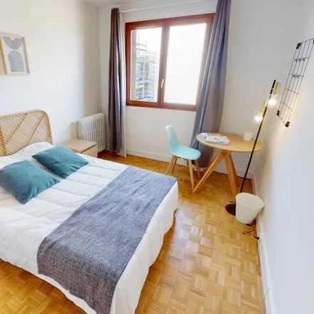Rent this 5 bed room on 20 Rue du Champ de l'Alouette in 75013 Paris, France
