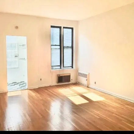 Rent this studio apartment on 414 East 85th Street in New York, NY 10028