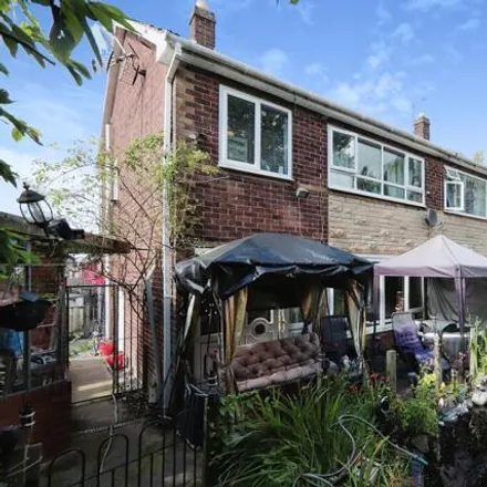 Buy this 3 bed duplex on Bawtry Road in Sheffield, S9 1WA