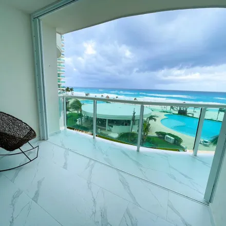 Rent this studio apartment on Avenida Kukulcán in 75500 Cancún, ROO