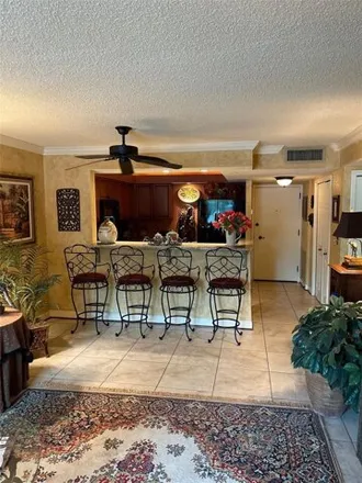 Image 7 - 2749 Club Mar Drive, Sarasota, FL 34237, USA - Condo for rent