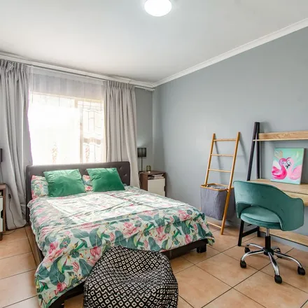 Rent this 3 bed apartment on Orange Street in Cape Town Ward 84, Somerset West