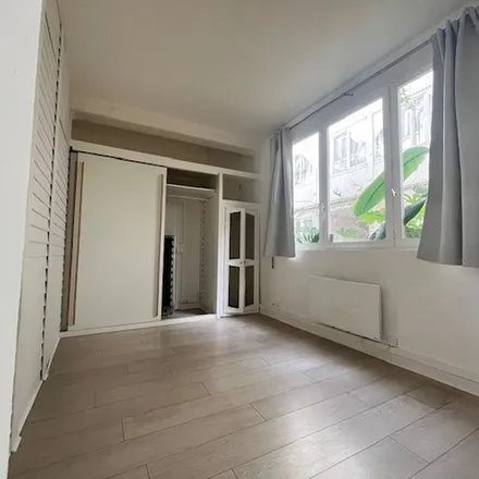 Image 5 - Jules Joffrin, ligne 12 Direction Mairie d'Issy, Rue Ordener, 75018 Paris, France - Apartment for rent