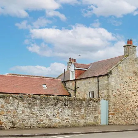 Rent this 3 bed duplex on Goose Green Road in Gullane, EH31 2AU