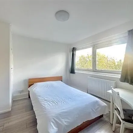 Rent this 3 bed apartment on Shepherd House in York Way, London