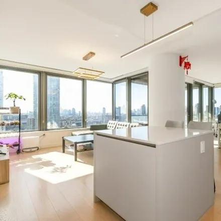 Image 7 - Skyline Tower, 23-15 44th Drive, New York, NY 11101, USA - Condo for sale