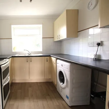 Image 2 - Lime Grove, Chapeltown, S35 1QB, United Kingdom - Apartment for rent