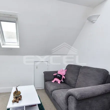 Image 6 - 1 Hemstal Road, London, NW6 2AB, United Kingdom - Apartment for rent