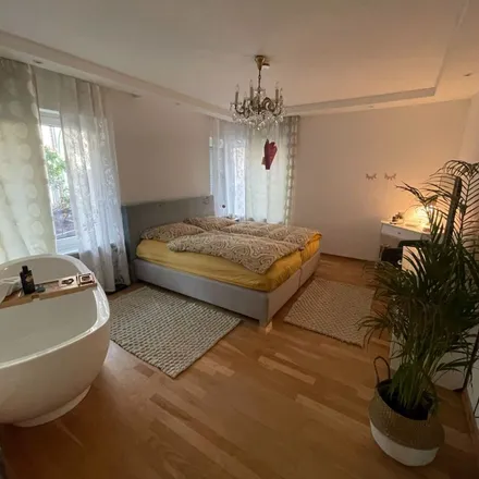 Rent this 5 bed apartment on Alt-Bornheim 27 in 60385 Frankfurt, Germany