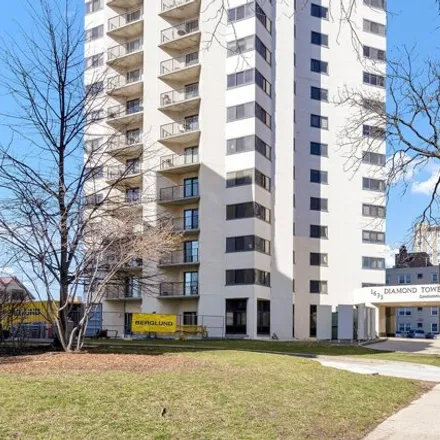 Image 1 - Diamond Tower, 1633 North Prospect Avenue, Milwaukee, WI 53202, USA - House for rent