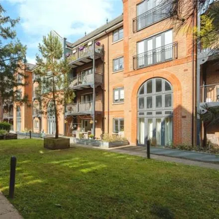 Buy this 1 bed apartment on Cannons Wharf in Tonbridge, TN9 1FH