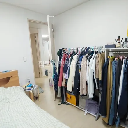 Rent this 2 bed apartment on 서울특별시 관악구 봉천동 1646-37