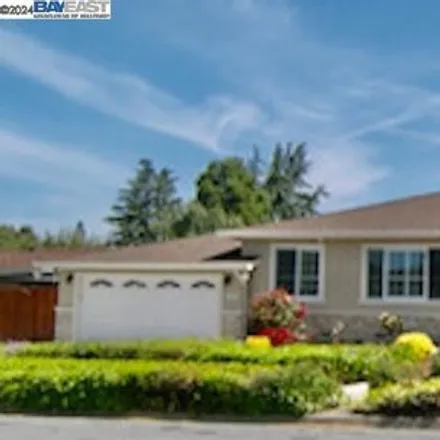 Buy this 5 bed house on 41644 Chiltern Drive in Fremont, CA 94537