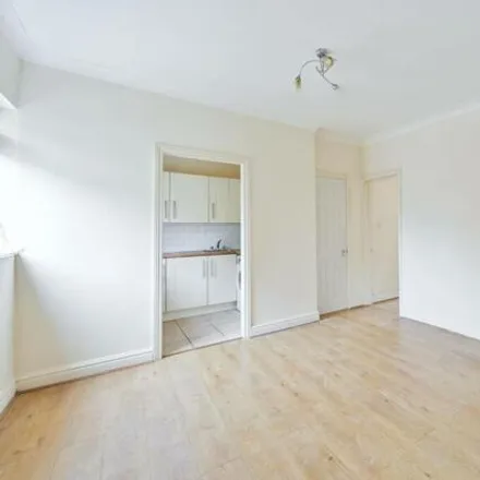 Image 4 - Eastdown Park, London, SE13 5HT, United Kingdom - Apartment for sale