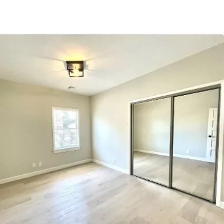 Image 2 - 2173 West 29th Street, Los Angeles, CA 90018, USA - Room for rent