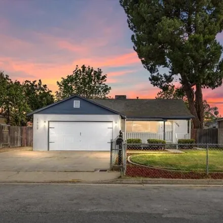 Buy this 3 bed house on 1905 Stillman Ave in Bakersfield, California