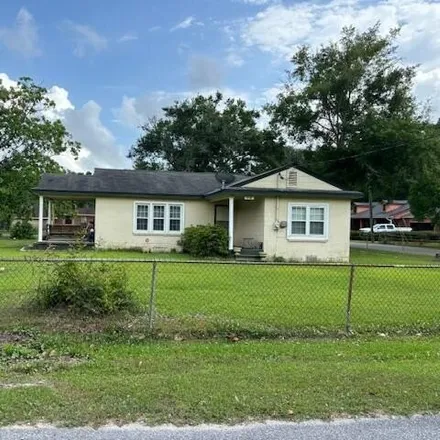 Buy this 2 bed house on 3536 Lawrence Street in Moss Point, MS 39567