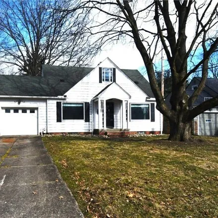Rent this 3 bed house on 2441 Chestnut Boulevard in Cuyahoga Falls, OH 44223