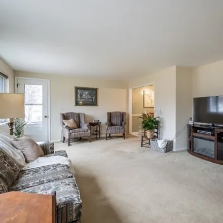 Image 6 - 101 Peartree Lane, Arlington Heights, IL 60004, USA - Condo for sale