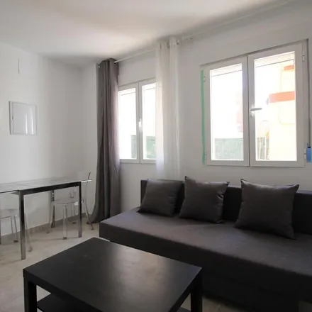 Rent this 1 bed apartment on Travesía Huerta del Obispo in 7, 28039 Madrid
