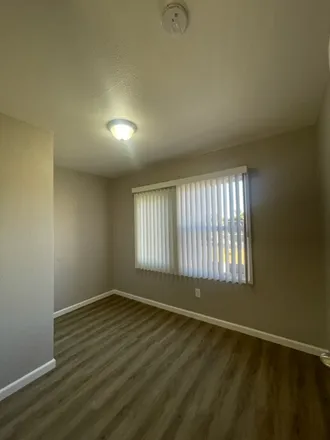 Image 3 - 2567 Foothill Blvd - Apartment for rent