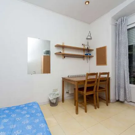 Rent this 3 bed apartment on Madrid in Zacatrus!, Calle de Fernández de los Ríos