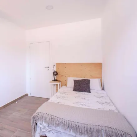 Image 3 - Carrer de José María Haro (Magistrat), 61, 46022 Valencia, Spain - Room for rent