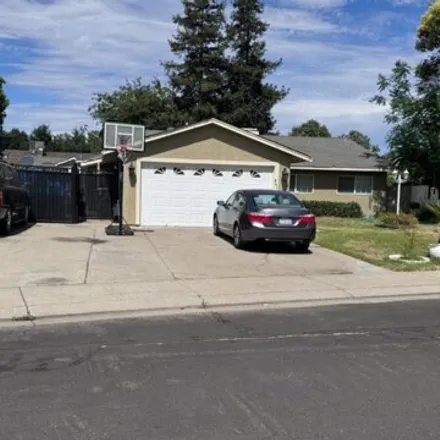 Buy this 3 bed house on 641 Camelia Ln in Manteca, California