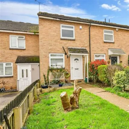 Image 1 - Chenies Drive, Noak Hill, SS15 4AE, United Kingdom - Townhouse for sale