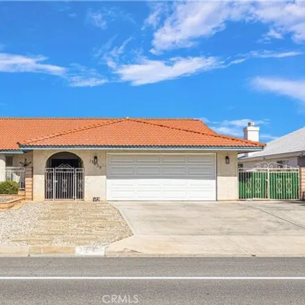Image 3 - 13651 Spring Valley Parkway, Victorville, CA 92395, USA - House for sale