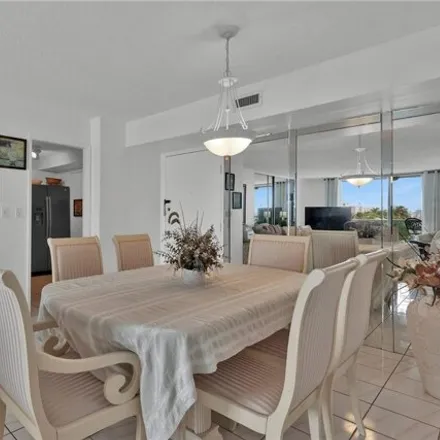 Image 4 - 2841 Northeast 163rd Street, North Miami Beach, FL 33160, USA - Condo for sale