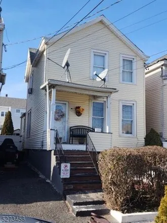 Image 1 - 333 North 9th Street, Prospect Park, Passaic County, NJ 07508, USA - House for sale