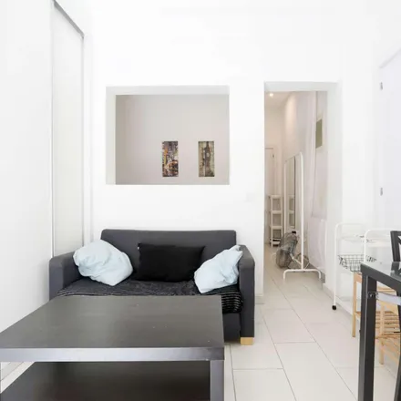 Image 3 - Madrid, Calle de Rodrigo Uhagón, 28026 Madrid - Apartment for rent