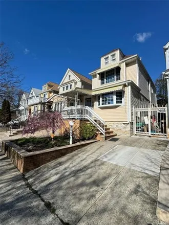Image 1 - 80-09 64th Lane, New York, NY 11385, USA - House for sale