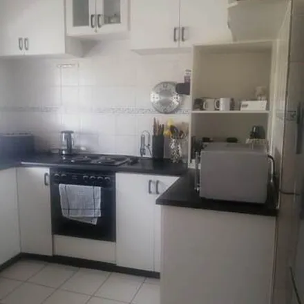 Rent this 2 bed apartment on Sherwood Avenue in Kenilworth, Cape Town