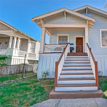 Buy this 3 bed house on 1047 Postoffice Street - Avenue E in Galveston, TX 77550