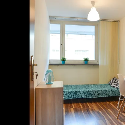 Rent this 7 bed room on Starościńska 10/12 in 02-516 Warsaw, Poland