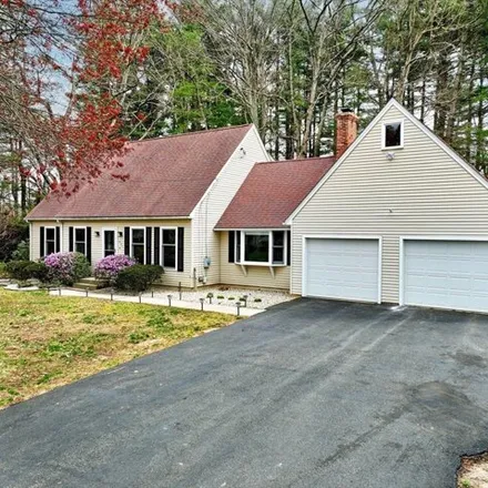 Buy this 4 bed house on 471 Porter Road in East Longmeadow, MA 01128