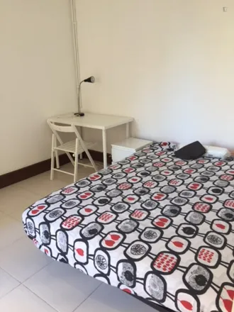 Rent this 6 bed room on Carrer de les Jonqueres in 4, 08003 Barcelona