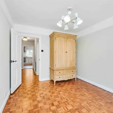Image 7 - 22 Sheen Gate Gardens, London, SW14 7NY, United Kingdom - Apartment for rent