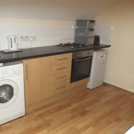 Rent this 2 bed room on Station Road in Wombwell, S73 0BT