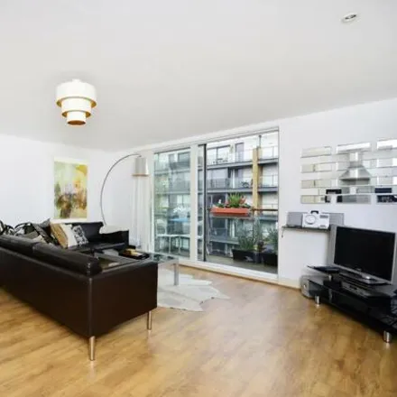 Rent this 3 bed apartment on Kleine Wharf in 14 Orsman Road, De Beauvoir Town