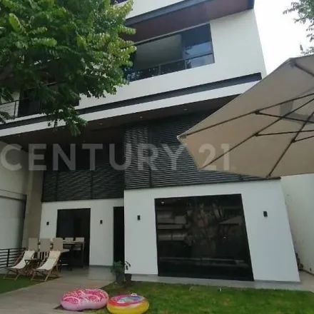 Rent this 3 bed house on Calle Tingüindín in 62050 Cuernavaca, MOR