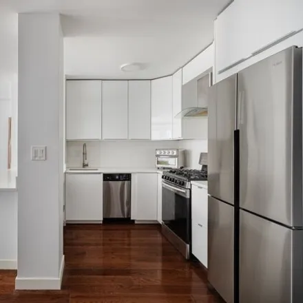 Image 6 - 155 East 38th Street, New York, NY 10016, USA - Condo for sale
