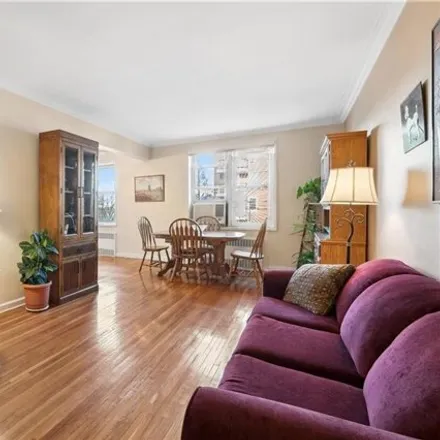 Image 4 - 9425 Shore Rd Apt 4f, Brooklyn, New York, 11209 - Apartment for sale