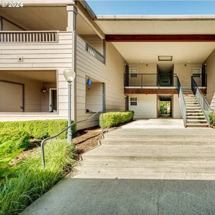 Buy this 2 bed condo on 2200 Northeast 141st Way in Vancouver, WA 98686