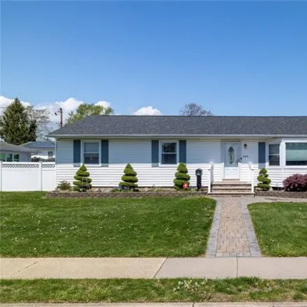 Buy this 3 bed house on 240 45th Street in North Lindenhurst, NY 11757