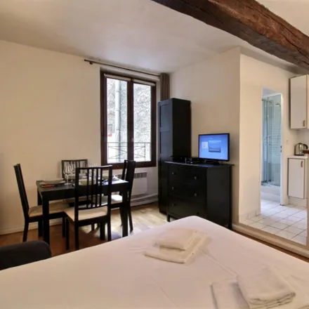 Rent this studio apartment on 5 Rue Paul Lelong in 75002 Paris, France